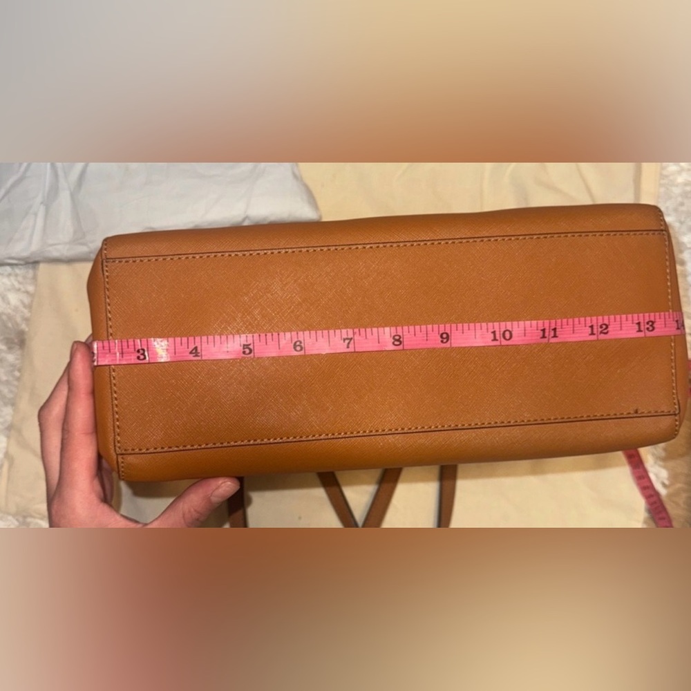 Tory Burch Cognac Leather Tote with Gold Logo - Picture 8 of 8